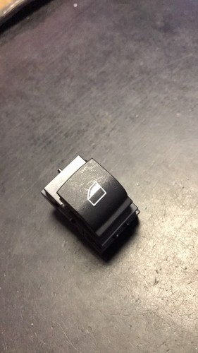 BMW X5 F85 / F35 F23 F31 F15 F20 Heckscheibenschalter 9208107