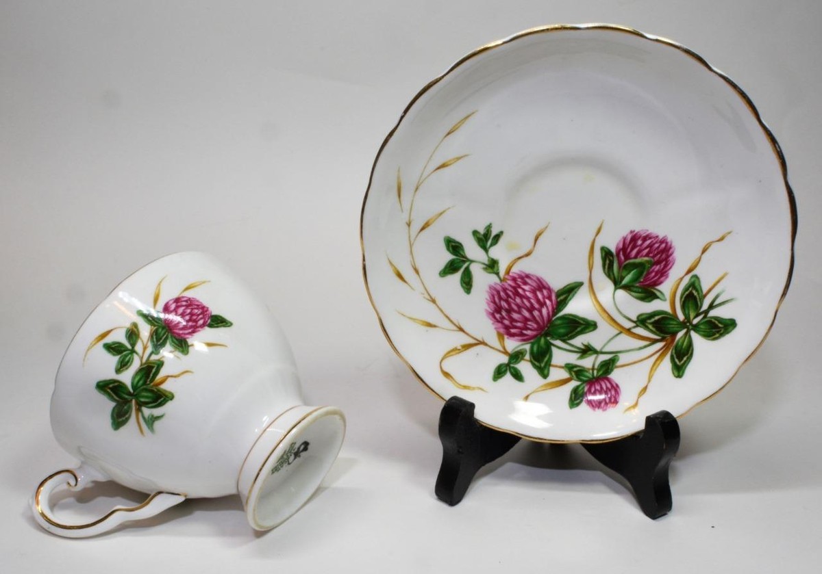 ROYAL TUSCAN England Bone China FOUR LEAF CLOVER Set Footed Cup 