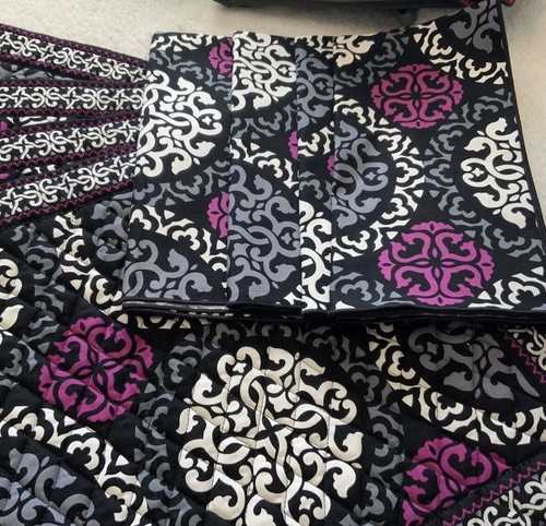 Vera Bradley Retired Canterbury Magenta Reversible Set 4 Placemats & 4 Napkins