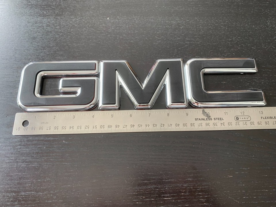 Gmc Sierra Emblem Front Grille Emblem BLACK-SILVER Logo Badge For 1999-2007 GMC Sierra 1500 2500 E Gmc Logo - Foto 9