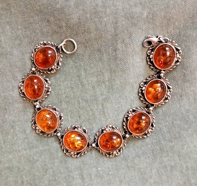 Hübsches kleines Armband 925 Silber und Bernstein Cabochons