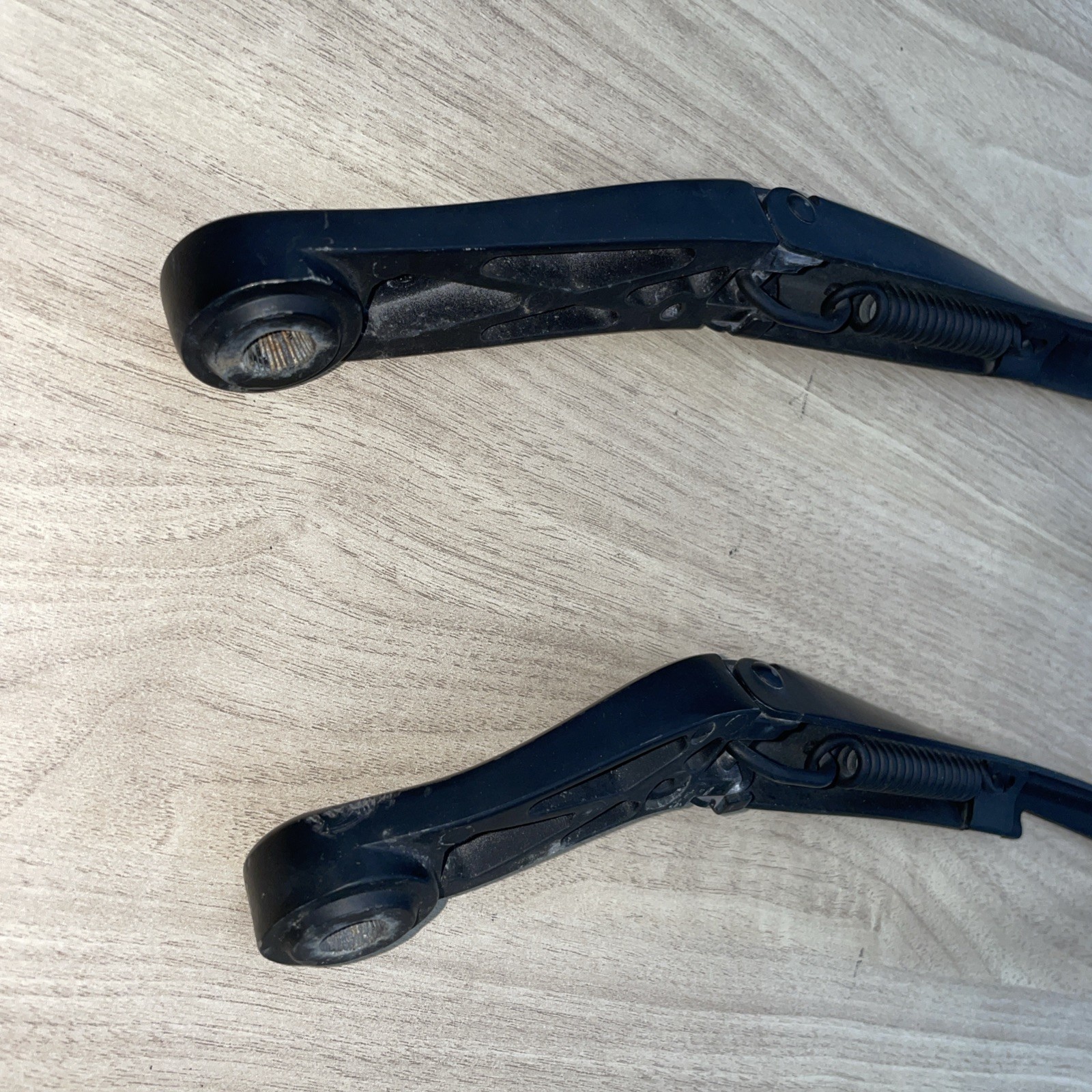 2006-2012 BENTLEY CONTINENTAL FLYING SPUR FRONT LEFT RIGHT WIPER ARM SET OEM