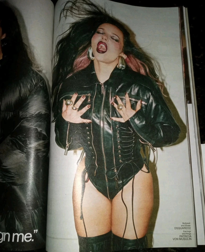 Sabrina Carpenter.. INTERVIEW Magazine #562 Sept 2025~errotic And Deep. Frra S Foto 2 de 4