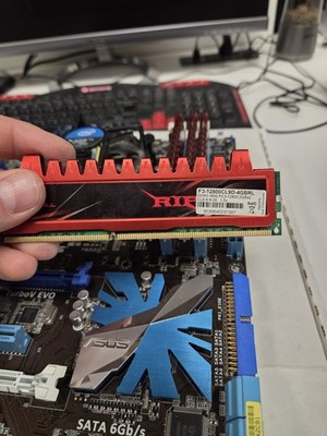 ASUS P7H57D-V EVO, LGA 1156, Intel Motherboard
