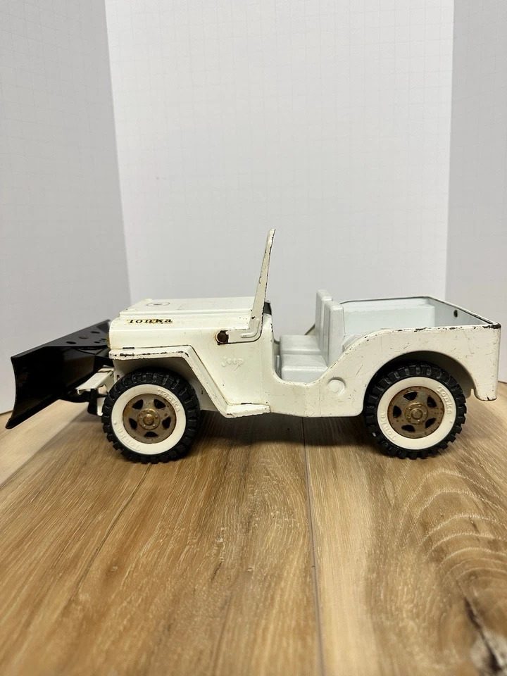 Camión grúa Jeep AA Tonka blanco con quitanieves negro vintage años 60 hecho en EE. UU. Foto 4 de 4