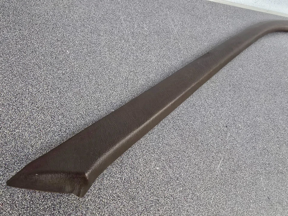 BONITO USADO ORIGINAL PORSCHE 928 VINILO MARRÓN PASAJEROS PUERTA VENTANA MOLDURA NLA Foto 4 de 4