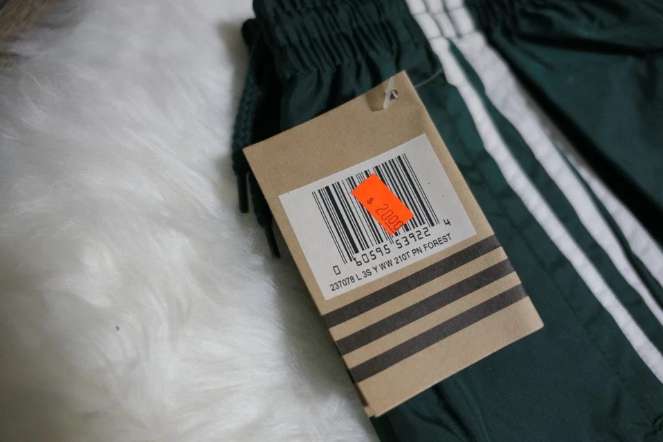 Nuevo con etiquetas Raro Adidas Vintage Nylon Verde Bosque Pantalones de Pista Juveniles Grandes YL Foto 2 de 4