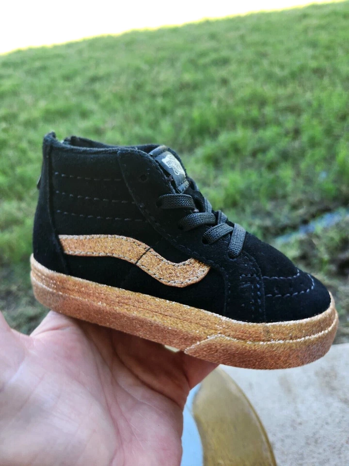 Furgonetas "Gold Metallic Sparkle" TOTALMENTE NUEVAS 6C Foto 3 de 4