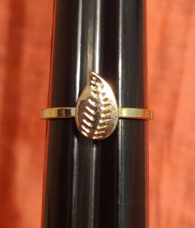 Small Gold Tone Smooth Band Leaf Ring 6.5 Jewelry Statement Costume Fashion