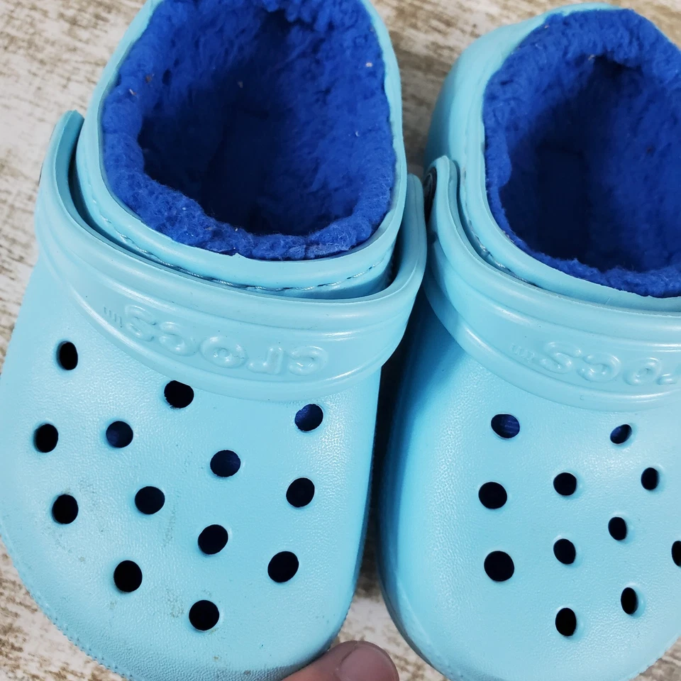 Zuecos Crocs clásicos forrados para niños talla 6 C6 calcita difusa punta redonda zapatos sin cordones Foto 3 de 4