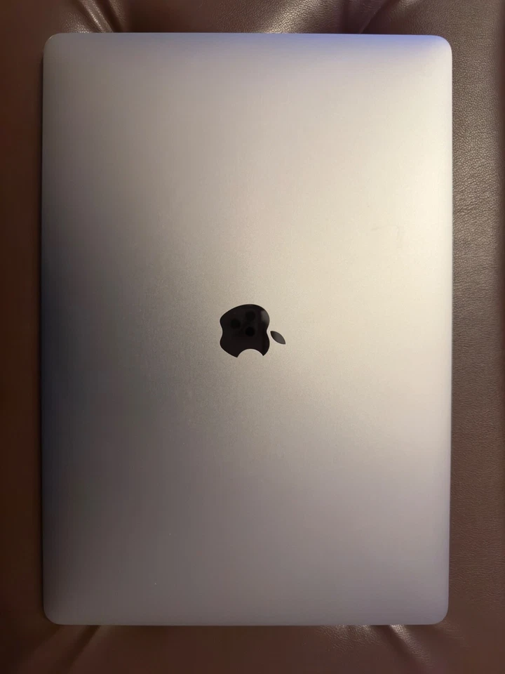 Apple MacBook Pro 15" 2019 · i9 · 32GB · 512GB, foto 1 di 4