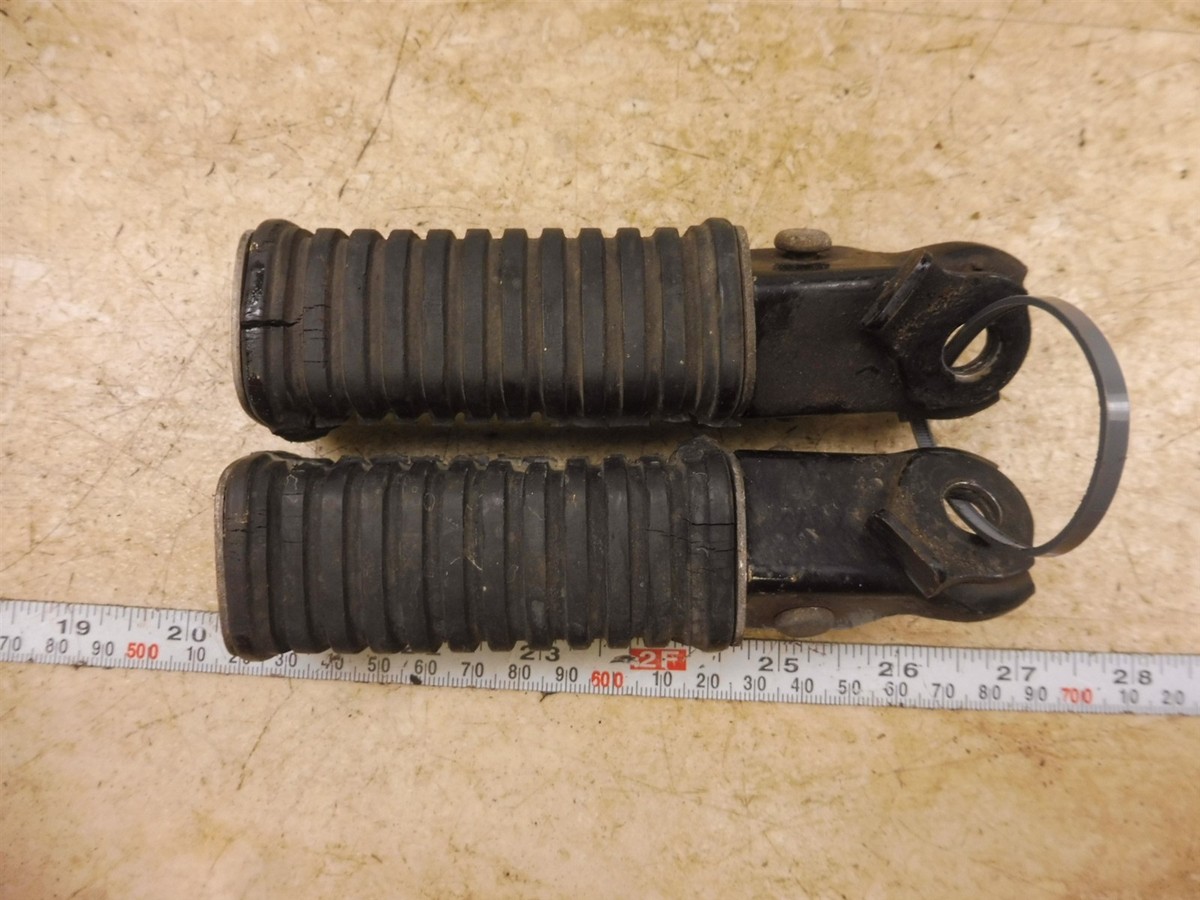 1981 Yamaha XS400 Y148-1* Rear Passenger Foot Pegs | eBay