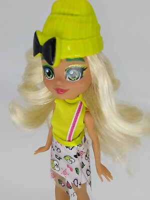 Mattel Hello Kitty and friends Dashleen Puppe 10 Zoll komplett angezogen Glitzerschuhe