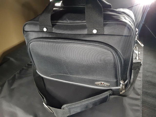 ricardo beverly hills laptop bag