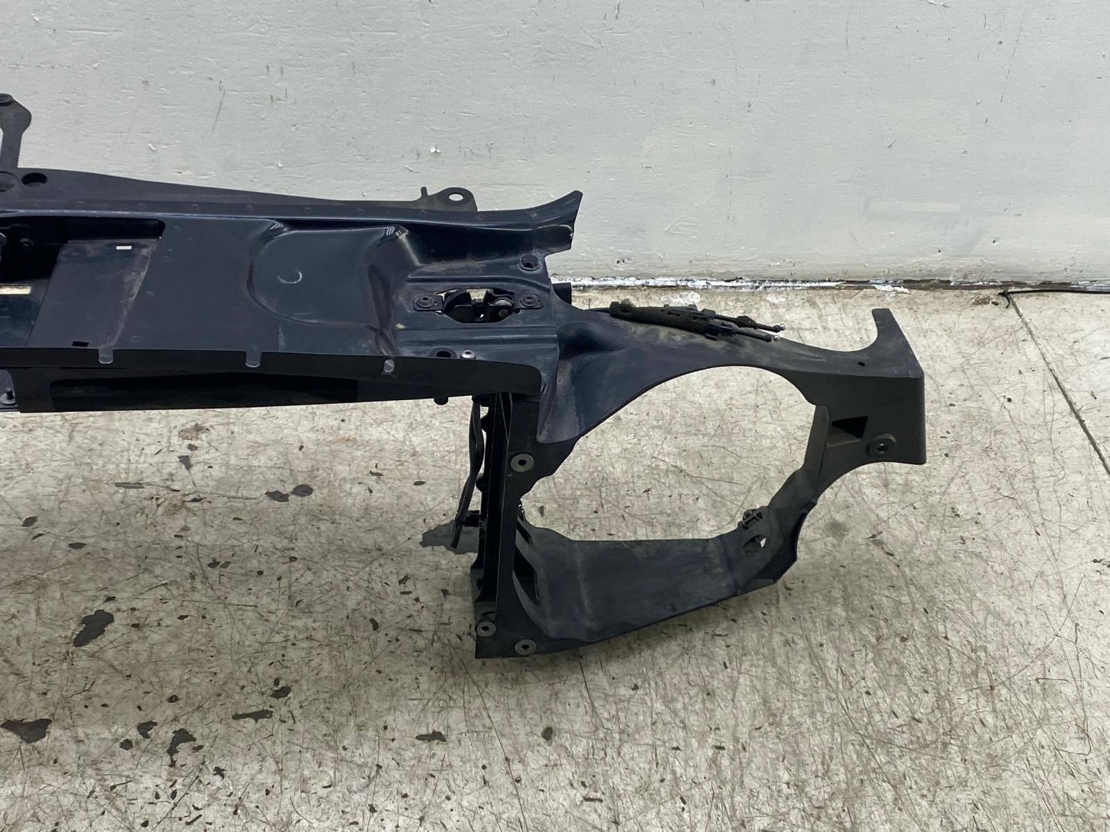 Bentley Mulsanne 2010-2020 Front Right Upper Radiator bracket