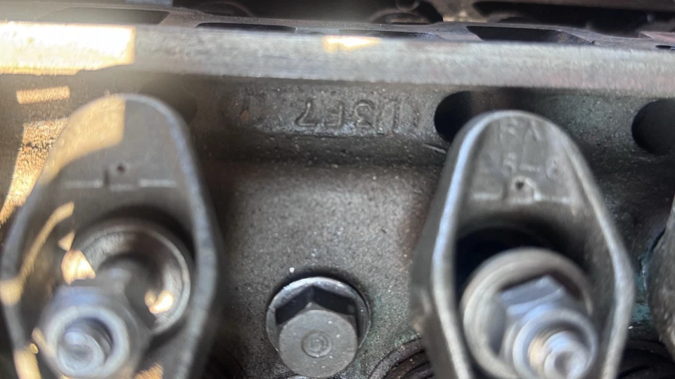 一对 351 W 福特气缸盖 — 第 4/4 张图片