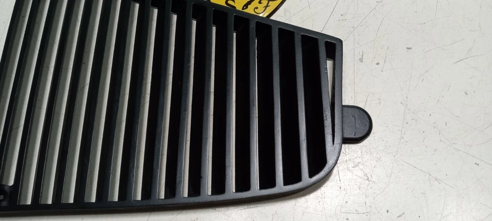 Rejilla de carrocería trasera Ferrari 365 GT 2+2_Lado izquierdo_SX_ GENUINA Foto 2 de 4