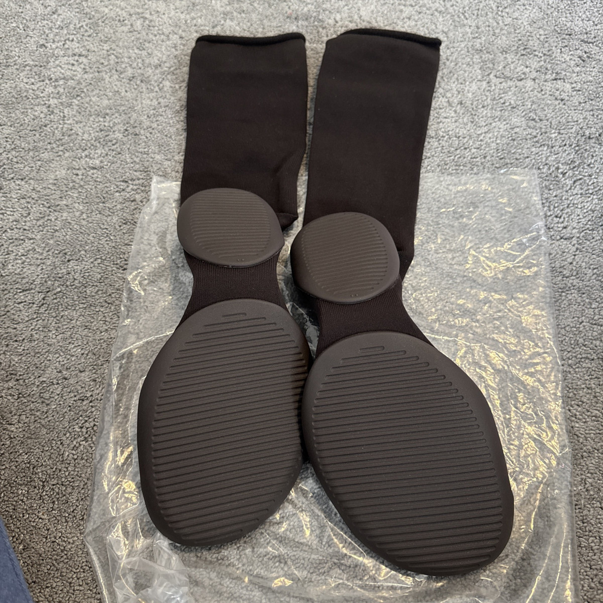 YEEZY PODS - SIZE 2 - Brand New - MADE IN ITALY VERSION - NO YEEZY PODS - SIZE 2 - Brand New - MADE IN ITALY VERSION - NO