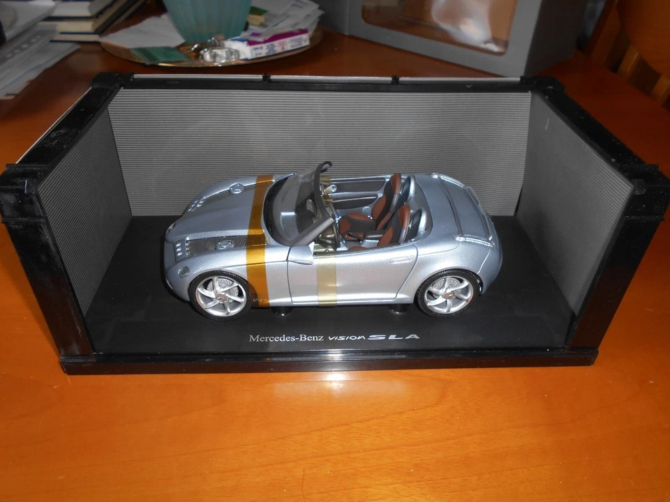 MERCEDES-BENZ VISION SLA MODELLAUTO 1:18 GATE ARGENTO - Immagine 3 di 4