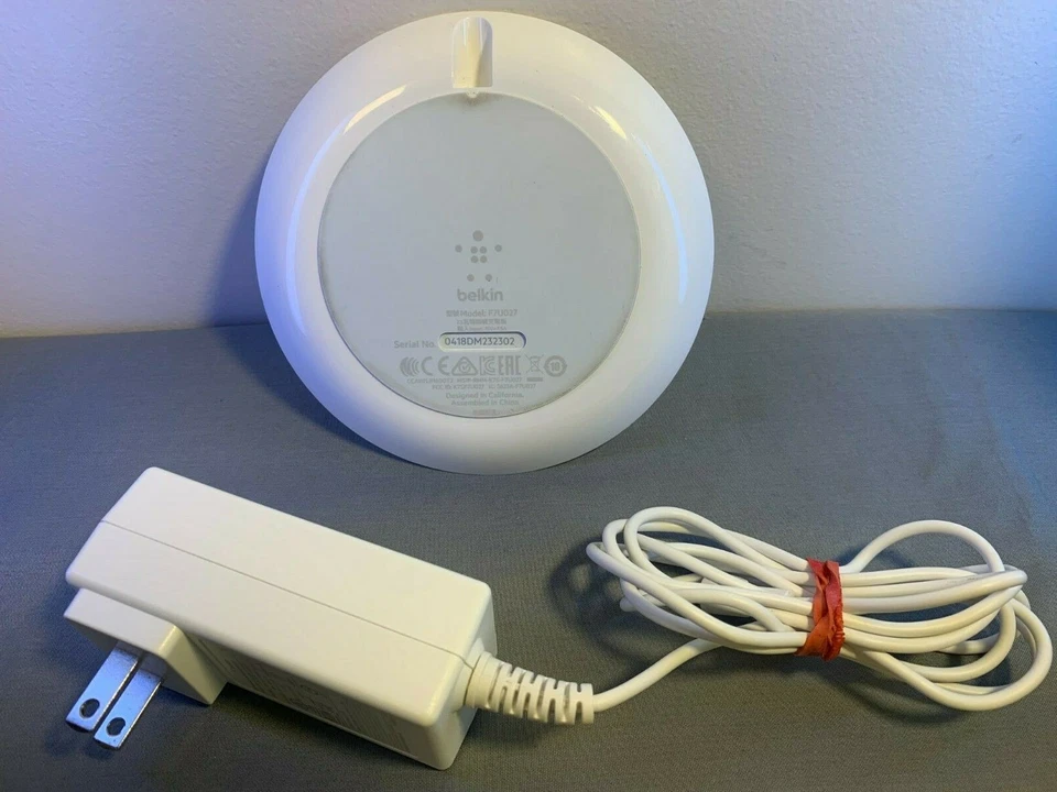 Almohadilla de carga inalámbrica Belkin BOOST UP 7,5 W - blanca Foto 2 de 2