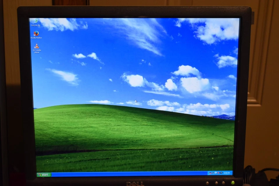 Unidad de disco duro Dell Optiplex 7010 SFF Quad Core i7-3770 3,4 GHz 2 TB Windows XP Pro 32 bits Foto 2 de 4