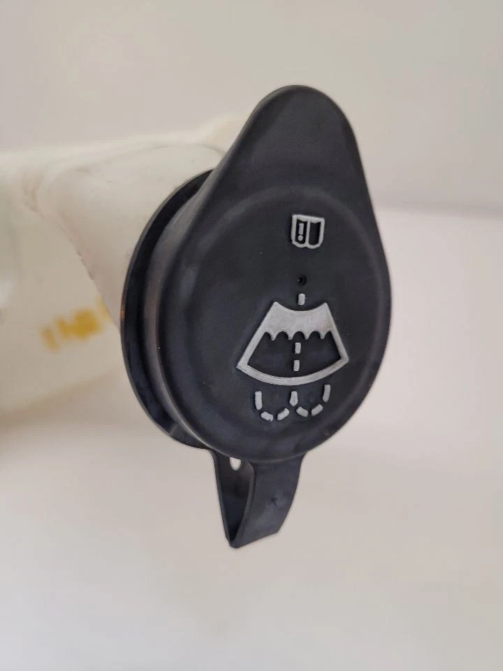 Depósito de lavado Cadillac Escalade 2007 2008 2009 2010 2011 2012 2013 2014 Foto 2 de 4