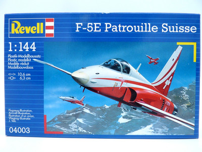 REVELL 04003 NORTHROP F-5E TIGER II KUNSTFLUGTEAM PATROUILLE SUISSE 1:144 KIT