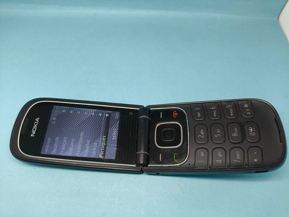 NOKIA 3710 FOLD Black Unlocked Mobile Flip Phone Good Condition - Image 4 of 4