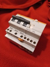 Merlin Gerin Multi9 C40N C25 4 poli magnetotermico differenziale 0,03 SI Cl A