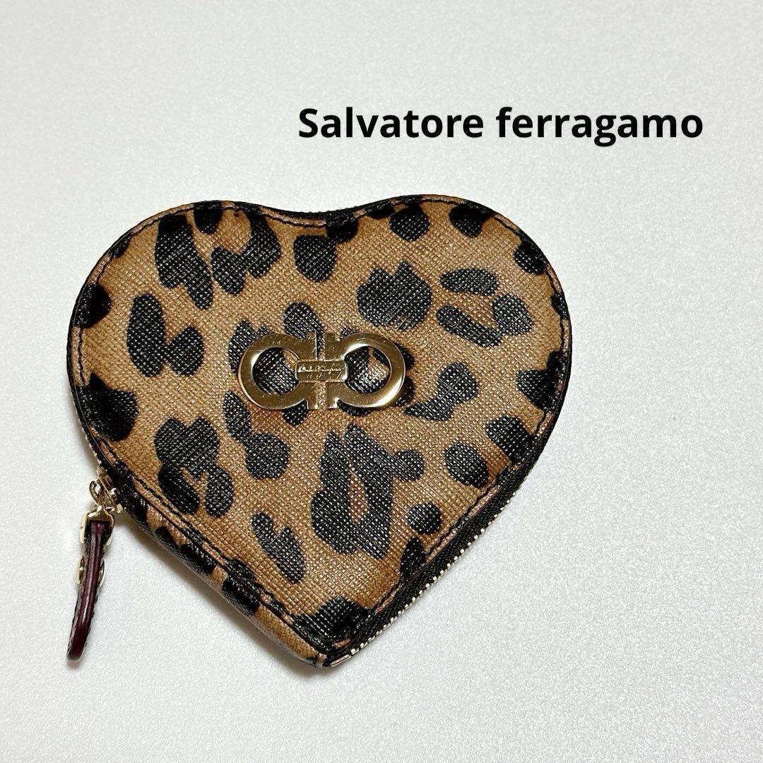 Salvatore Ferragamo Gancini Heart Leather Coin Wallet Coin Salvatore Ferragamo Gancini Heart Leather Coin Wallet Coin