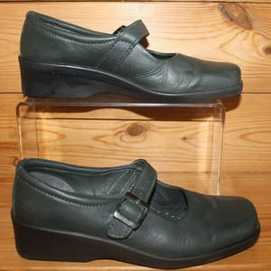 dark green mary jane shoes