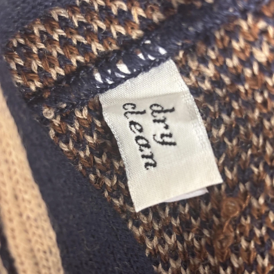 Vintage Pendleton Sweater Vest Mens XL Navy Tan Wool Button Front Geometric USA - Image 4 of 4