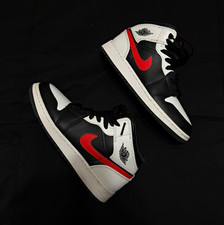 Jordan Air Jordan 1 Mid GS Black/White/Red Leather Sneaker US Youth 5Y