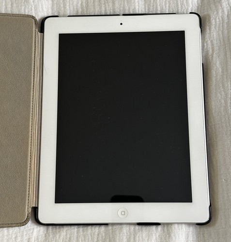 Apple iPad 3 16GB WiFi MD328LL/A 3rd Generation White Very Good Tested Works