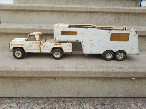 Tonka 5th Fifth Wheel Camper Pick-up Truck & Trailer - pressed steel - Picture 2 of 9