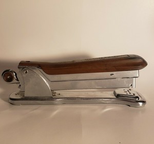 502 Made in USA Mid Century Modern 1960/'s Works Vintage Ace Liner Desk Stapler Model No Bakelite Wood Chrome