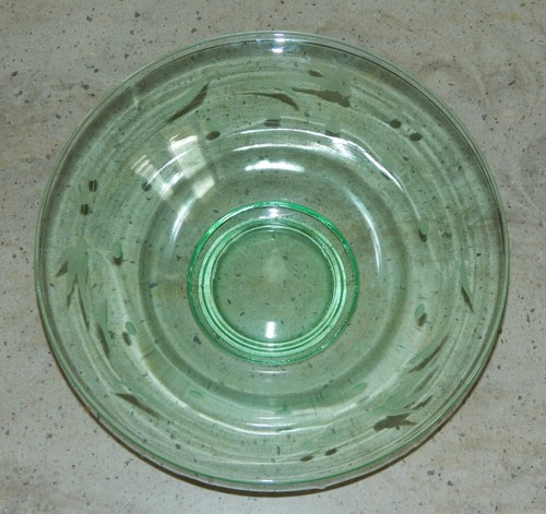 Vintage Green Uranium Vaseline Depression Glass Floral Etched Round Bowl Glows - Picture 8 of 16