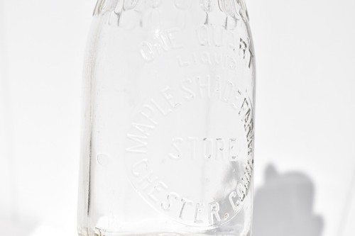 VINTAGE MAPLE SHADE FARM, CHESTER CONNECTICUT ONE QUART GLASS MILK BOTTLE - Picture 8 of 10