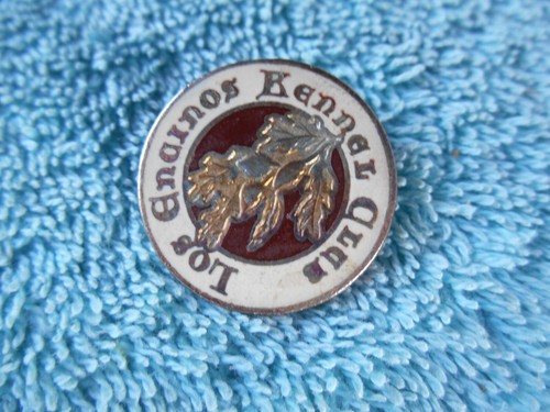 VINTAGE LOS ENCINOS KENNEL CLUB 1" ROUND PIN - Picture 2 of 8