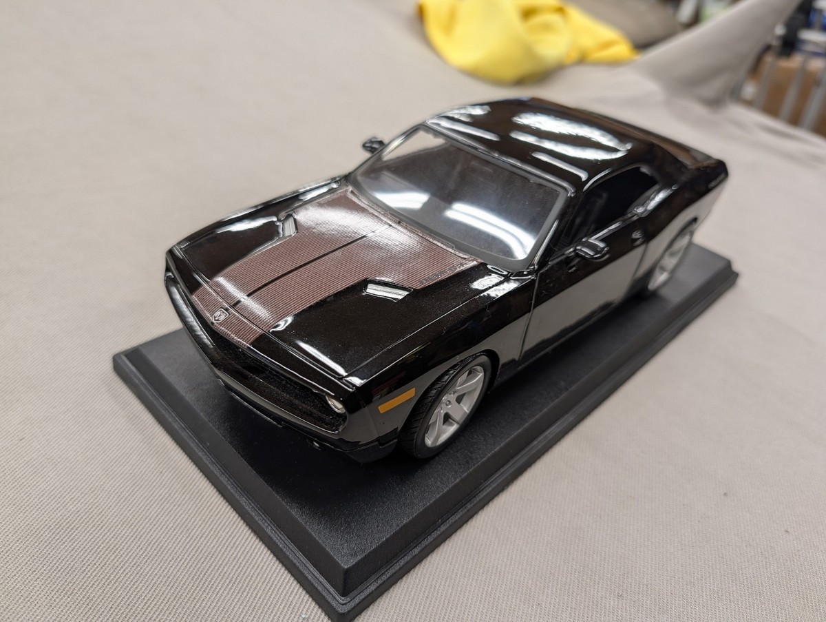 Maisto 2006 Dodge Challenger Concept 1:18 Diecast Car Special