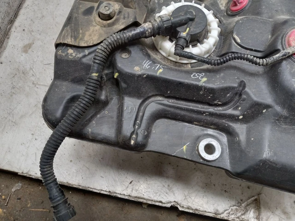 07 08 09 LEXUS RX350 FUEL TANK VIN P 5TH DIGIT - Image 2 of 4