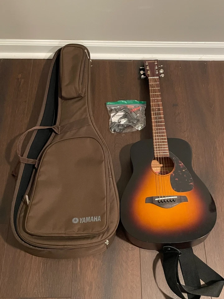 Yamaha Junior JR2 3/4 Scale Guitar - Tobacco Sunburst (Comes with Bag and tuner) - Image 3 of 4