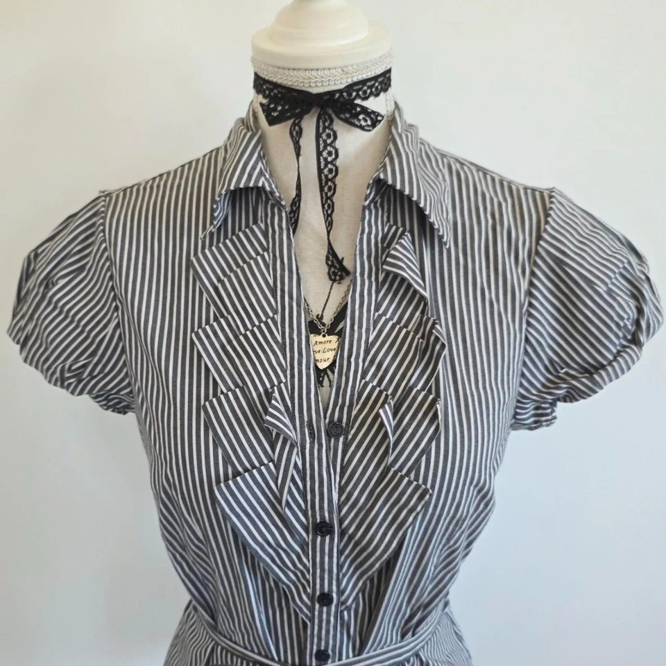 Vintage y2k 00s 2000s short sleeve moody coquette striped blouse office siren S - Image 2 of 4