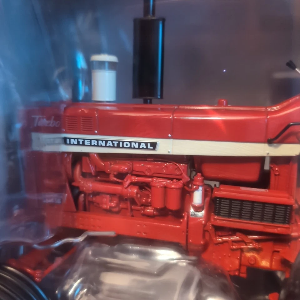 Ertl Precision Series 8 International 1456 1:16 Scale - Image 4 of 4