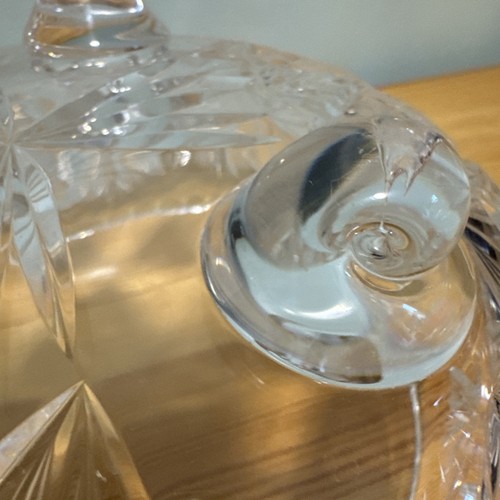 Gorgeous Vintage 1960’s Hand Cut Etched Bohemian Crystal Three Footed Glass Bowl - Picture 15 of 24