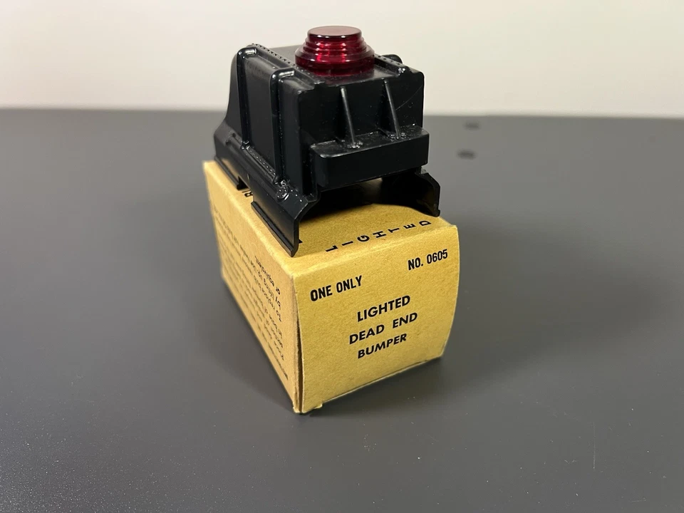 MARX Postwar LIGHTED DEAD END BUMPER No. 0605 With Original Box - Tested; Works - Image 4 of 4