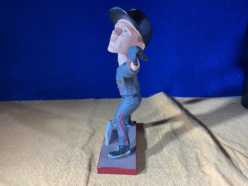 V11-51 ZACK GREINKE BOBBLEHEAD - ARIZONA DIAMONDBACKS - MLB - 7” TALL - Image 3 of 4