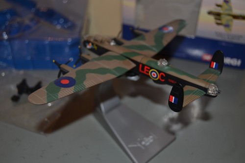 CORGI AA30201 AVRO LANCASTER NX611 B MKVII JUST JANE 1:144 SCALE DIECAST IN BOX - Picture 10 of 19