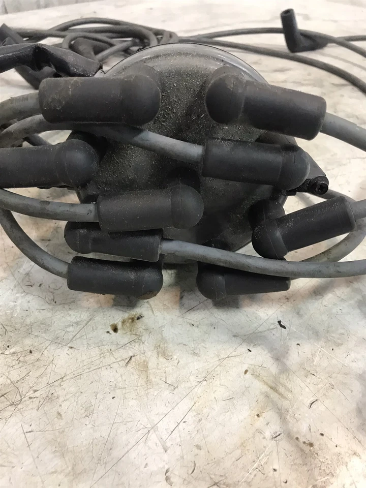 96 OMC Volvo Penta 5.0 L 302 V8 Ford Marine Engine distributor shaft stem cap  - Image 3 of 4