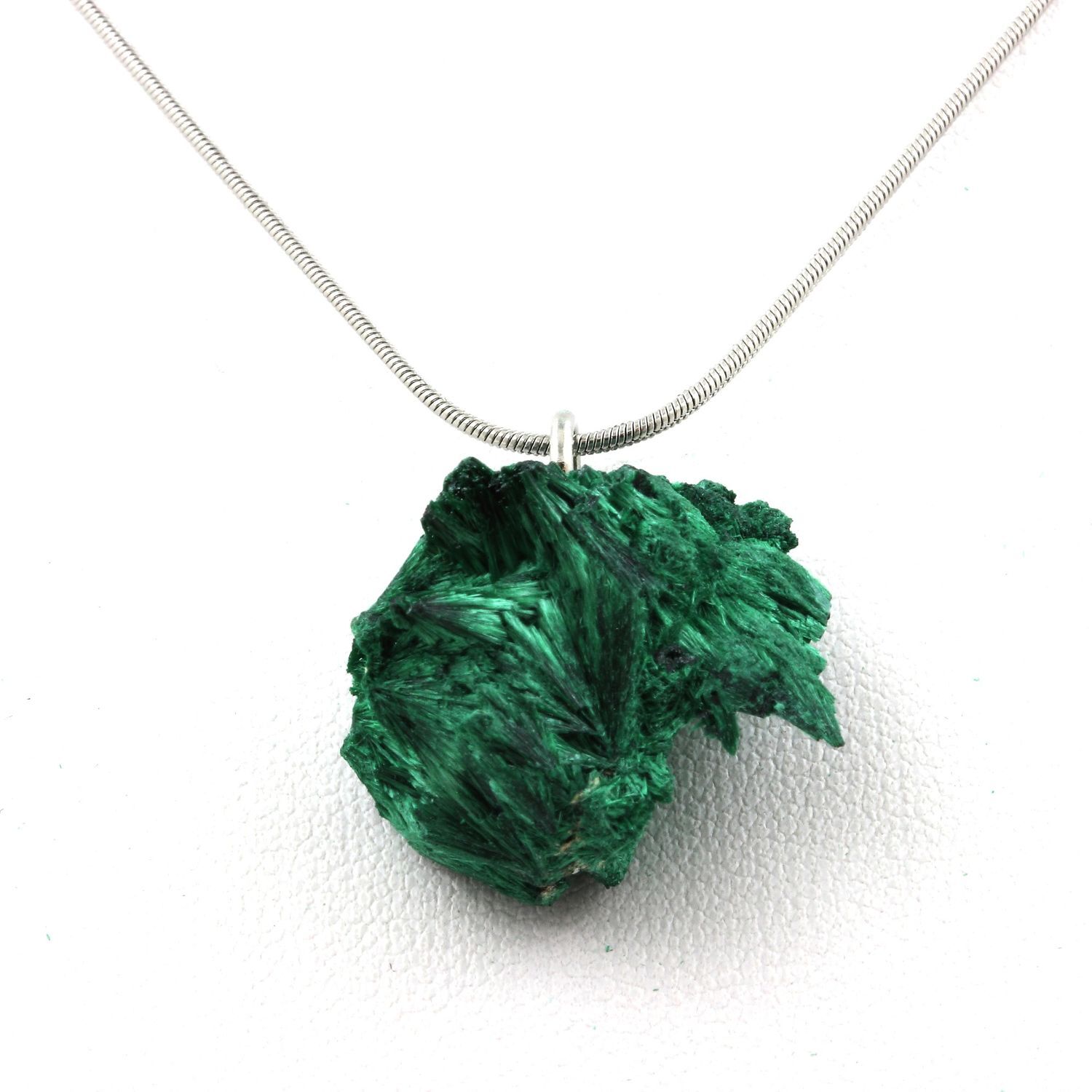 Collier malachite brut de Kipushi bijou ethnique pour tenue bohème chic